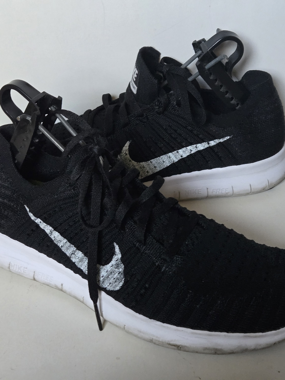 Nike Men's Size 8 US EUC Free RN Flyknit Black Running Sneakers Shoes 831069-001